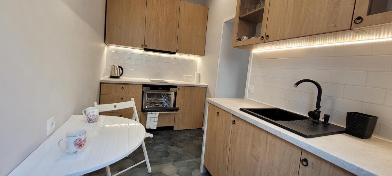 Kana - Stylish In Pomorska - Close, Wifi, Smart Tv Apartment